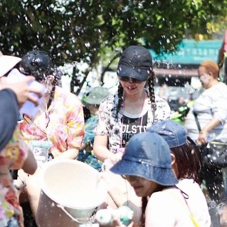 W2 Hostel Chiang Mai Zewnętrze zdjęcie